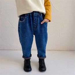 Korean style Winter Kids Children Dark Blue Thick Warm Jeans Baby Boys Girls Polar Fleece Lining All-match Casual Denim Pants 210615