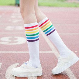 Women Rainbow Knee Cotton Socks Korea Long Thigh Striped Stockings Long Striped Socks Sexy Students Over Knee High Socks Medias Y1119