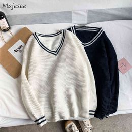 Men Pullover Sweater V-Neck Loose Print Couple Leisure Soft Warm Chic Jumpers Student Knitted Street Wear All-match Preppy Cosy Y0907