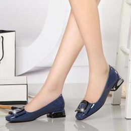 New Low-heeled Pumps Women Patent Leather ShoesCandy Colours Loafers Casual Shoes Female Sweet Metal Buckle Boat Shoes Women Y0611