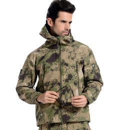 Lurker Shark Skin Soft Shell Giacca tattica da uomo Giacca a vento impermeabile Cappotto in pile Caccia Abbigliamento Camouflage Army Consegna rapida X0710