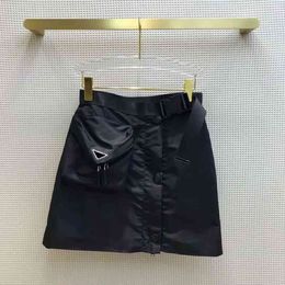 Somens Shorts Saias com BGAS Budge Zippers para Lady Cintos Design Curta Calças Slim Estilo Cinto Ajustar Saia em Promoção
