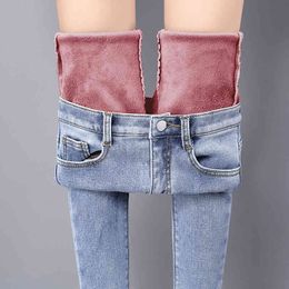Plus size Winter Warm Jeans Woman High Waist Casual Velvet Ladies Trousers Female Pantalon Denim jeans for Women Pants 990E 210420