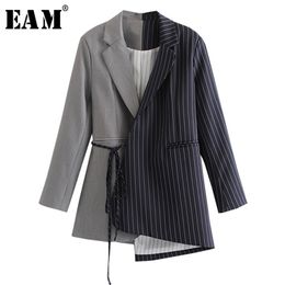[EAM] Loose Fit black striped split joint bandage Jacket Lapel Long Sleeve Women Coat Fashion Spring Autumn JZ065 211029