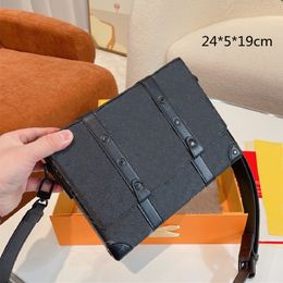 2022 Designer Men's Embossed Cross Body Bags Fashion Solid Black Emboss Messenger Shoulder Bag Small Crossbody Flaps Clutch Purses Handbags top