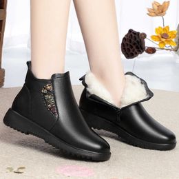 Black Wedge Womens Winter Boots Non-slip Warm Fur Ankle Boots Women Genuine Leather Boots for Mother 2021 Winter Shoes Famale Y1018