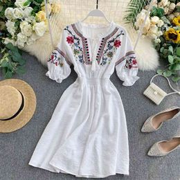 Summer women's dress heavy industry embroidery flower tassel puff sleeve lace French waist bellflower es LL039 210506