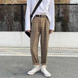 Korean Men Plaid Pants Vintage Ankle length Straight Trousers Summer Thin Streetwear Fashion Loose Khaki Chequered Bottoms 210714