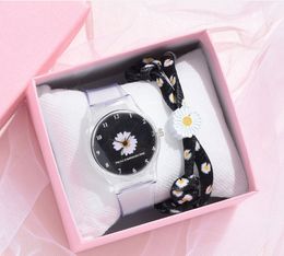 Small Daisy Jelly Watch Students Girls Cute Cartoon Chrysanthemum Silicone Watches Transparent Band Grey Dial Wristwatches286d