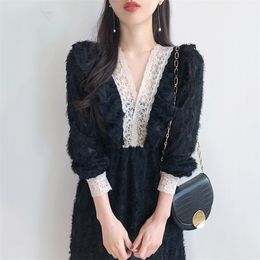 Autumn Product Temperament Fashion V-neck Lace Stitching Ruffled Mid-length Dress with Fringed Thin High Waist UK924 210506