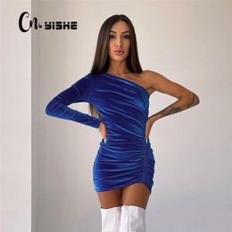 CNYISHE Casual One Shoulder Velvet Tight Dres Fashion Autumn Ruched Party Slim Dress Female Sexy Velvet Outfits Vestidos 220311