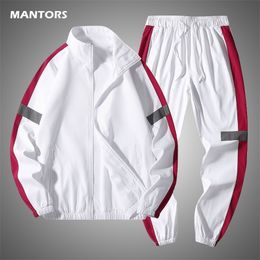 Reflective Tracksuit Men 2 Pieces Set Men's Set Sportswear Spring Autumn Jacket+Pants Outfits Fashion Slim Track Suit Mens 210722