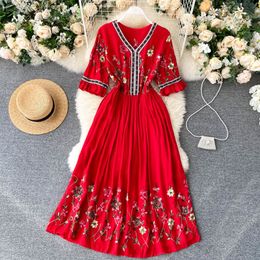 Retro Embroidery Flower Dress Summer Fashion Chic Short Sleeve V Neck A-line Vestidos Korean Holiday Midi Long Dress 210419