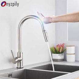Brushed Smart Touch On Kitchen Faucet Sensor 360 Rotation Pull Out Single Handle Mixer Tap Two Water Modes Sink Crane Cold 211108