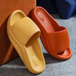 Summer Women Man Slippers Letter Non-Slip Platform Shoes Indoor EVA Thick Sole Sandals Couple Outdoor Soft Bottom Beach Slippers Y220214