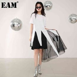 [EAM] Women White Asymmetrical Mesh Split Long T-shirt Round Neck Short Sleeve Fashion Spring Summer 1T75700 210512