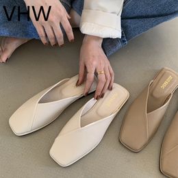 Top Quality Women Mules Shoes 2022 Spring Summer Ladies Closed Toe Leather Slides Shoes Fashion Women Low Heel Slippers Flats Casual Shoes