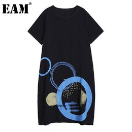 [EAM] Women White Big Size Casual Printed Dress Round Neck Short Sleeve Loose Fit Fashion Spring Summer 1DD8549 21512
