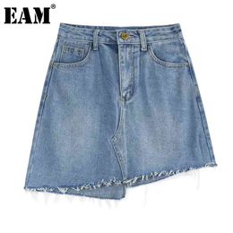 [EAM] High Waist Blue Denim Burr Asymmetrical Casual Half-body Skirt Women Fashion Spring Summer 1DD7113 210512