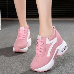 New 2021 Autumn Women Casual Shoes Platform Sneakers Comfortable Soft Bottom Outdoor Solid Heightening Footwear Chaussures Femme Y0907