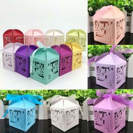 50pcs/lot Laser Cut Hollow MR&MRS Wedding Candy Box With Ribbon Carriage Favour Gifts For Guests Mariage Party Supplies Gift Wrap