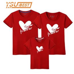 Matching Clothing and Daughter Family Look T-shirt Mother Outfits Cotton Letter Dad Son Clothes Love 210417