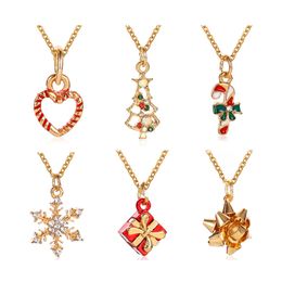 Christmas Gift Pendant Necklace Heart Shaped Snowflake Drop Oil Necklace Party Decorate Fashion Accessories