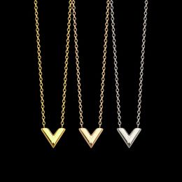 Fashion Ornament V-Shaped Pendant Necklace 18K Gold Women's All-Match Accessories