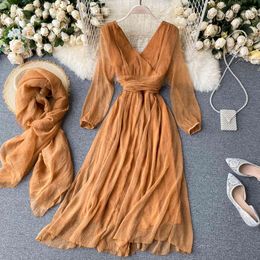 Design Women Chiffon Dress Autumn Retro Puff Sleeve V Neck Elegant Solid Dress+Silk Scarf Korean A-line Holiday Dress 210419