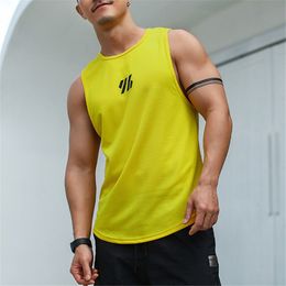 2020 Summer Sports Vest Gyms Fitness Mesh Tank Tops Joggers Sleeveless Breathable Male Training Running