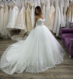 Luxury Lace Ball Gown Wedding Dresses Princess Sweetheart Long Chapel Bridal Gowns With Trains Appliques Back Lace-Up Plus Size White Ivory Sleeveless Vestido 2024