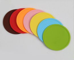 Fedex Silicone Coaster Drink Pads absorbing moisture to prevent table damage from spill scratch for any