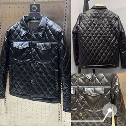 Jaqueta masculina de lapela para motocicleta outono/inverno leve brilhante curta imitação de couro PU casual com bordado de diamante xadrez de algodão com zíper jaquetas de lã