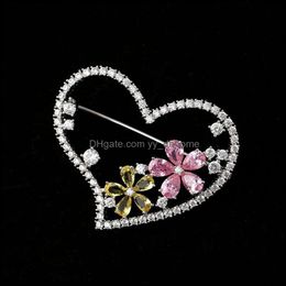 Pins, Brooches Jewellery Fashion Classic Heart / Crown Brooch With Cubic Zirconia High Quality Metal Coat Lapel Pins For Women Wedding Drop De