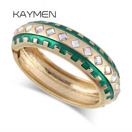 Women Loved Statement Fashion Bangle Bracelet & Golden Plated Inlaid Square Crystals Cuff Bangle for Wedding Party Gift Q0717