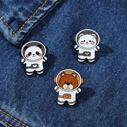 -Tier Astronaut Emaille Pin Panda Katze Braun Bär Metall Broschen Tasche Abzeichen Kindike Cartoon Schmuck Pins Up Geschenk für Weltraumliebhaber