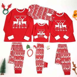 Family Christmas Cartoon Deer Clothing Kids Mommy and Me Clothes Mother Daughter Father Baby Matching Outfits 210521