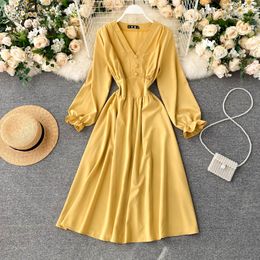 Elegant Solid Women Dress Autumn V Neck Long Sleeve Retro Solid Vestidos Korean Chic Streetwear Elastic Ruched Dress 210419