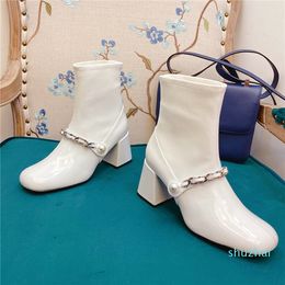 2021 Designer Slim Square Head Nude Boots Autumn and Winter Mary Jane ShortBoots Womens Pearl Chain Thick High heeled Stretch Boot