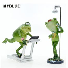 MYBLUE Kawaii Garden Animal Resin Running Sport Shower Frog Figurine Miniature Nordic Home Room Table Decoration Accessories 210811