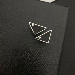 Hochwertiger Dreieck-Buchstaben-Ohrstecker mit Stempel, Modeschmuck, Zubehör für Geschenkparty, 4 Farben