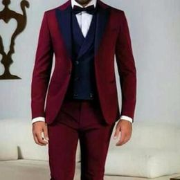 Men's Suits & Blazers 2021 Style Fashion Gentlemen Red Man Slim Fit Groomsmen Tuxedo For Wedding Dinner Party (Jacket+Vest+Pants)