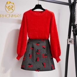 Women Two Piece Set Fashion Fall Winter Yellow Mohair Lanter Sleeve Pullover And Woolen Embroidery Mini Skirt 211106