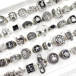 Wholesale 50Pcs/Lot Punk Gothic Crown AG Rings for Men and Women Mix Styles Black Glaze Antique Silvery Vintage Jewellery Gift Alloy Accessories