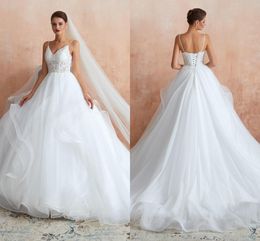 Abiti da sposa moderni in pizzo bianco con applicazioni di ballo Abiti da sposa romantici in tulle senza spalline Sexy con lacci sul retro Boho Abito da sposa da giardino Abiti da ricevimento Robes de Mariee AL9331