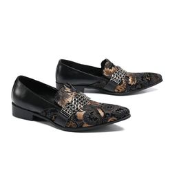 Mens Embroidered Shoes Comfortable Chinese Style Casual Sneakers Men New Arrivals Brand Slip-on Loafers Shoes Zapatillas Hombre