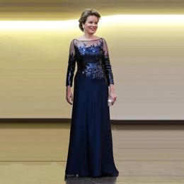 Latest Arrival Navy Blue Long Sleeves Mother of the Bride Dresses Illusion Bateau Neckline Squined Bodice Wedding Party Dresses