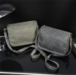 Men's briefcase Business shoulder bag Cross Body famous fashion Work package messenger bags classic with dust school bookbag