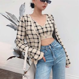 Retro style sexy short suspenders + plaid knitted jacket two-piece women spring and autumn fashion suit 210928