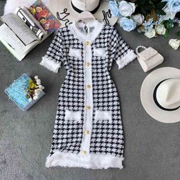 Runway Designer Houndstooth Gird Knitted Women Vintage Short Sleeve Single Breasted Tassels Pockets Sweater Dress 210416